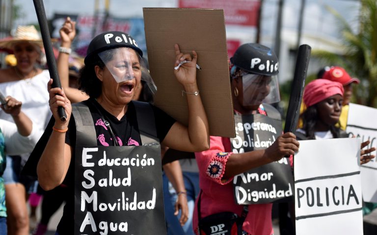 BUENAVENTURA COMPLETA 18 DÍAS DE PARO CIVIL CON RECLAMOS AL GOBIERNO COLOMBIANO