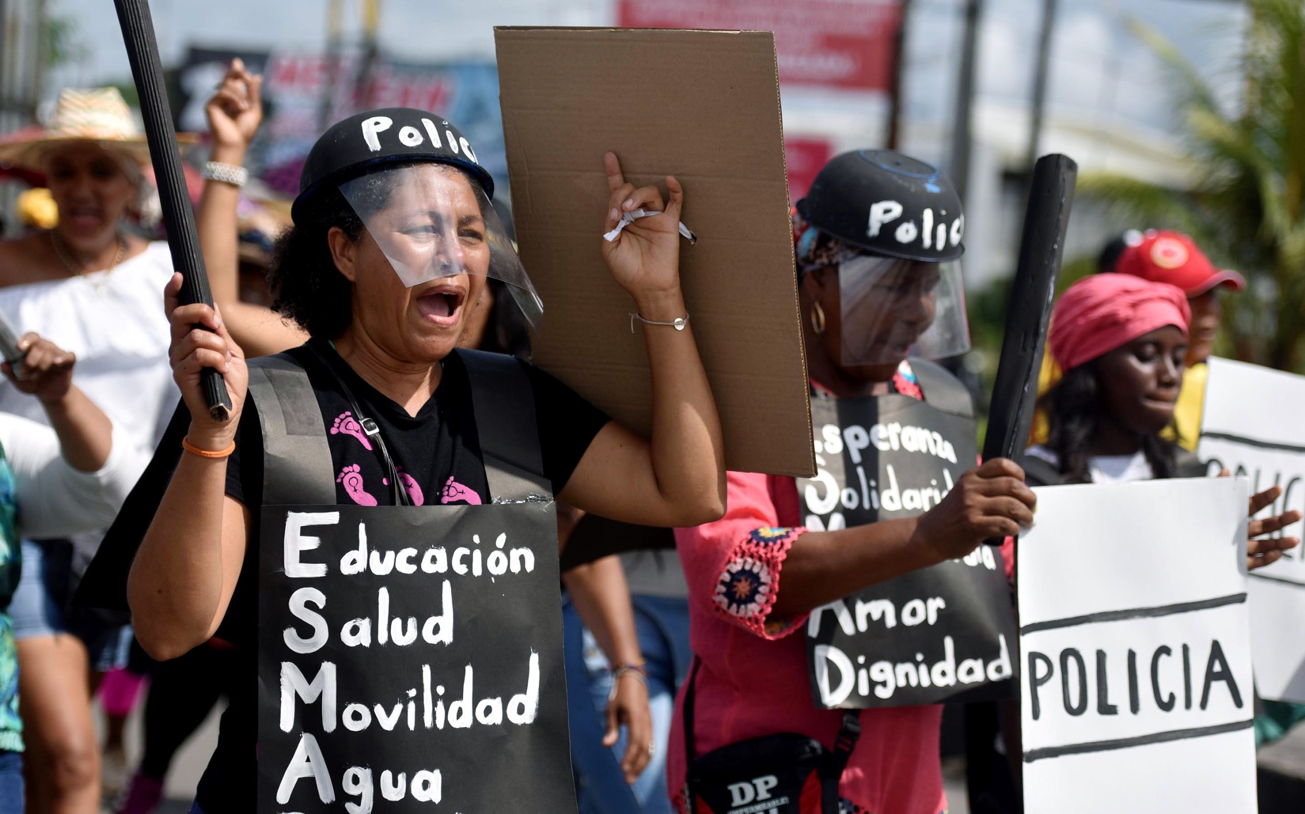 BUENAVENTURA COMPLETA 18 DÍAS DE PARO CIVIL CON RECLAMOS AL GOBIERNO COLOMBIANO